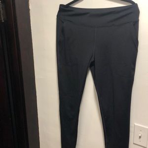 Under armor black ankle leggings
